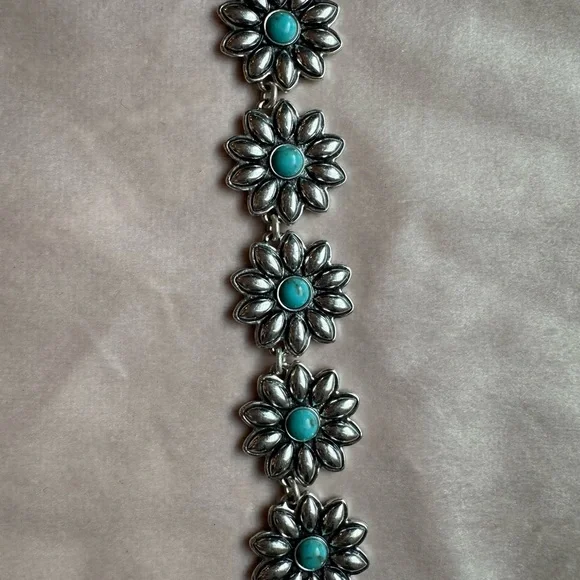 NWOT Lucky Brand Silver Necklace with Blue Floral Accents - Picture 4 of 6